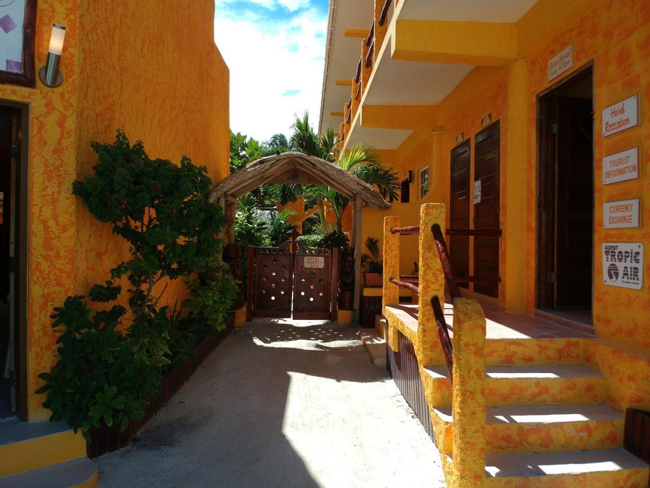 Seaside Cabanas Hotel Caye Corker Exterior photo