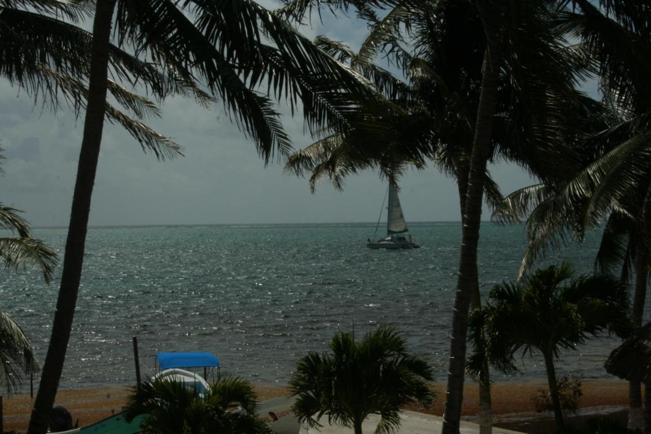 Seaside Cabanas Hotel Caye Corker Exterior photo